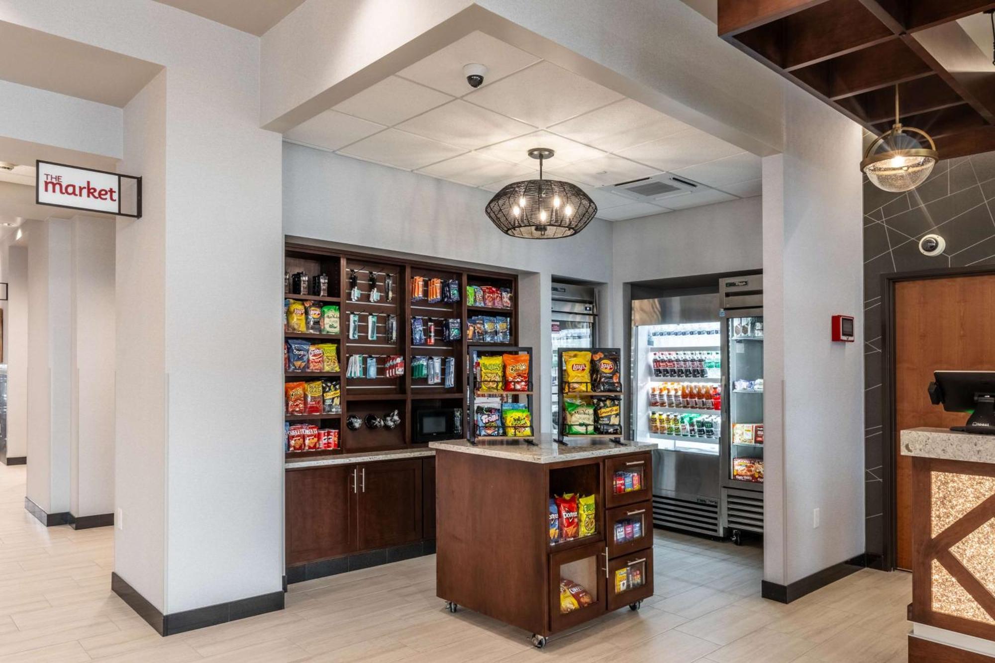Drury Plaza Hotel College Station Ngoại thất bức ảnh
