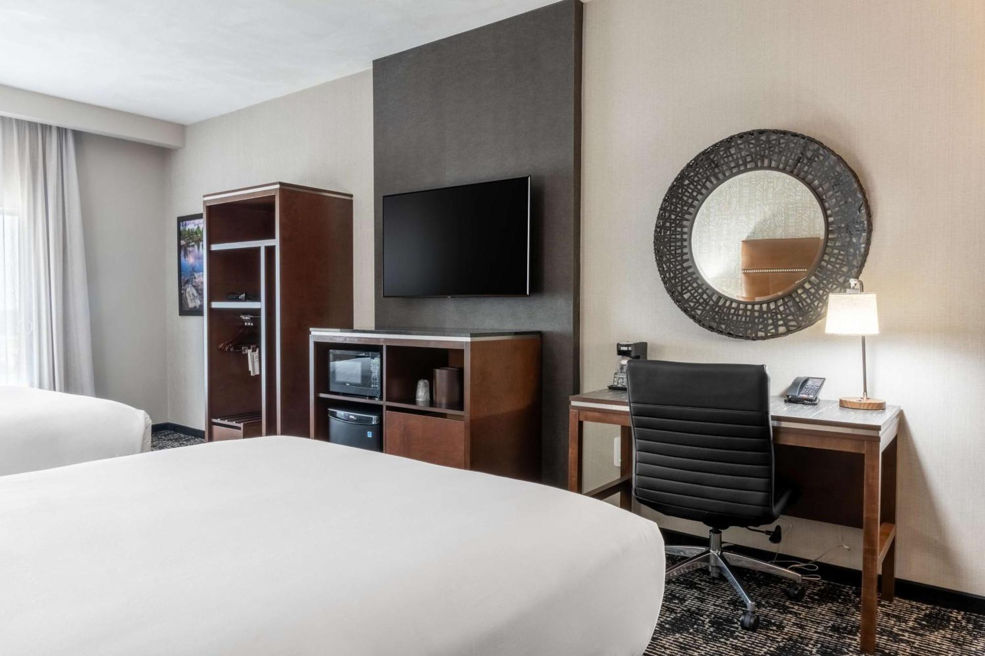 Drury Plaza Hotel College Station Ngoại thất bức ảnh