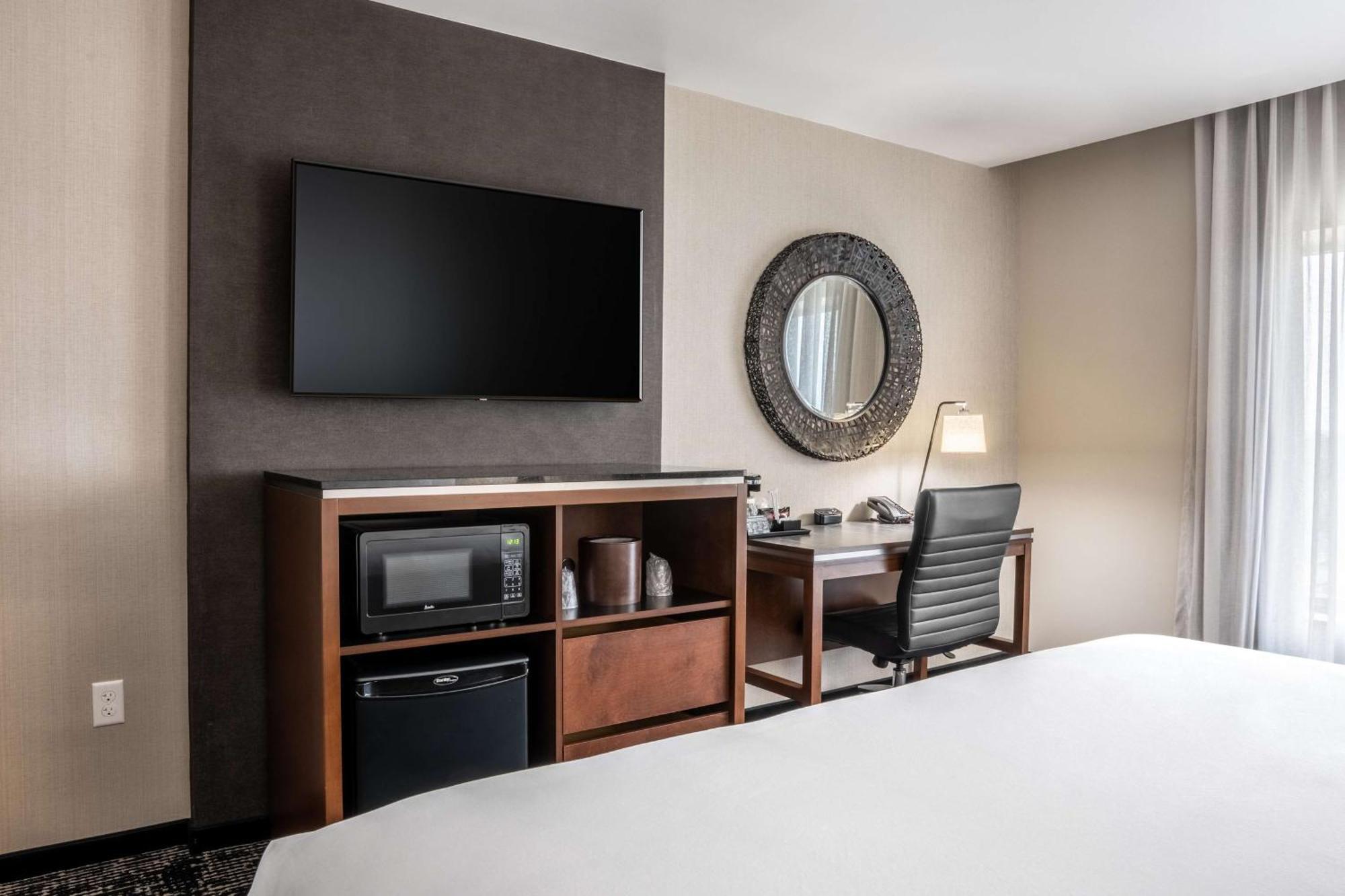 Drury Plaza Hotel College Station Ngoại thất bức ảnh