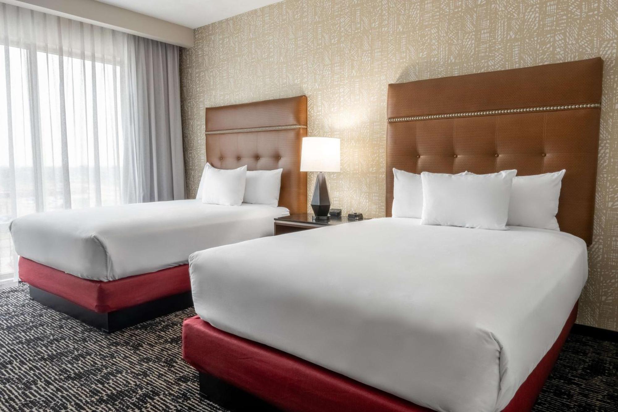 Drury Plaza Hotel College Station Ngoại thất bức ảnh
