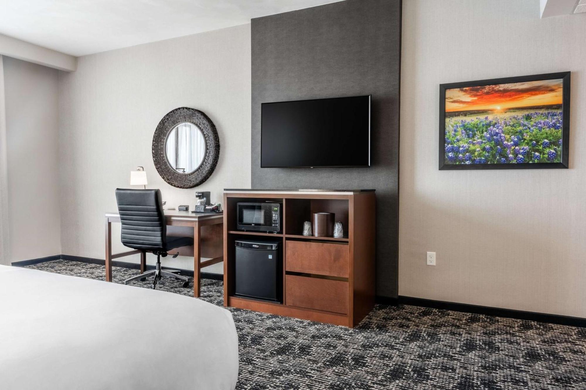 Drury Plaza Hotel College Station Ngoại thất bức ảnh