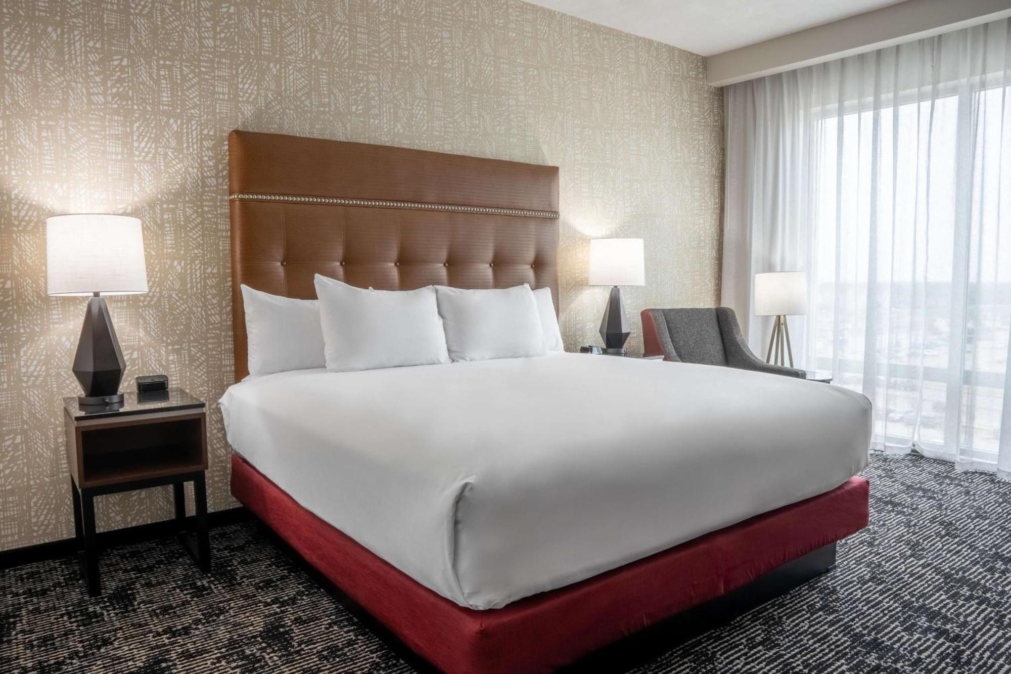 Drury Plaza Hotel College Station Ngoại thất bức ảnh