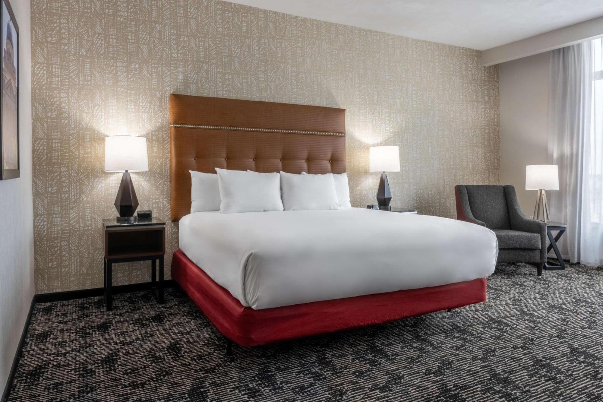 Drury Plaza Hotel College Station Ngoại thất bức ảnh