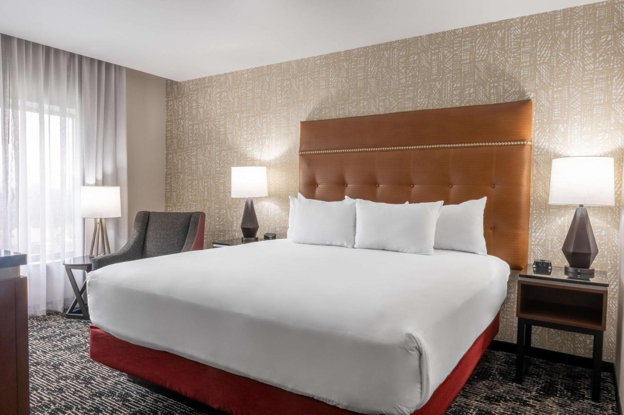 Drury Plaza Hotel College Station Ngoại thất bức ảnh