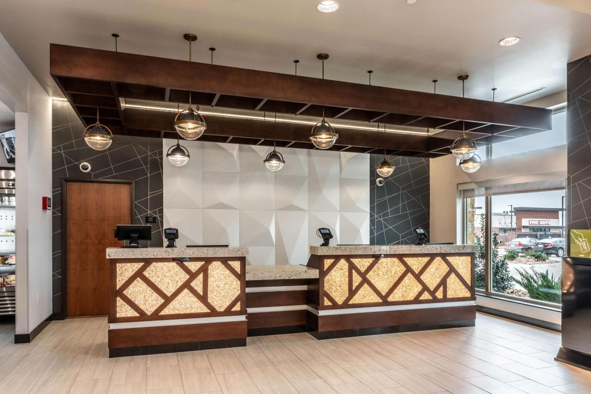 Drury Plaza Hotel College Station Ngoại thất bức ảnh